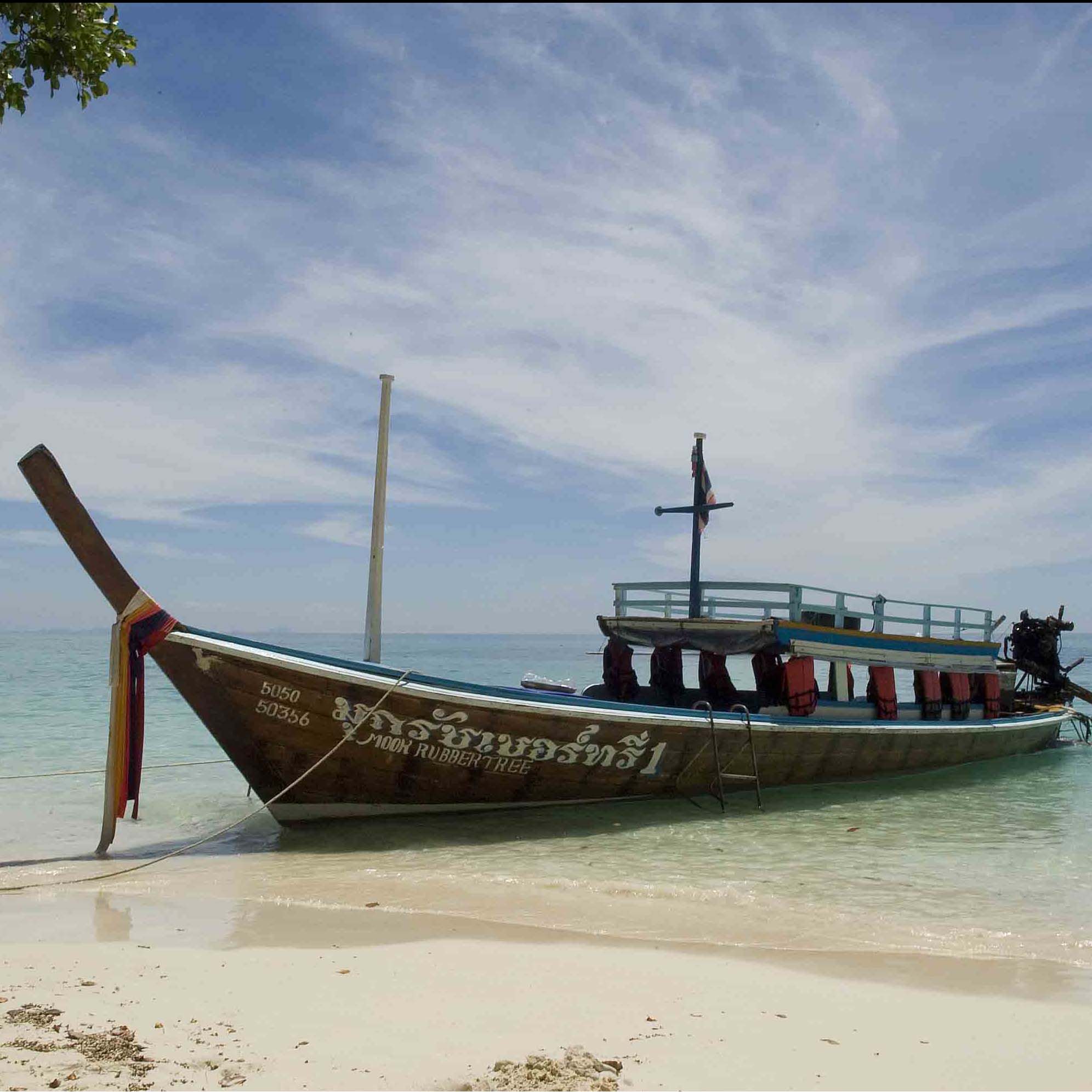 Island hopping tours from Koh Lanta, Thailand boat trips